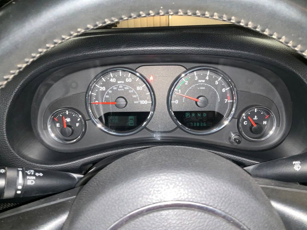 Used 2013 Jeep Wrangler Unlimited Sahara w/ Connectivity Group image 16