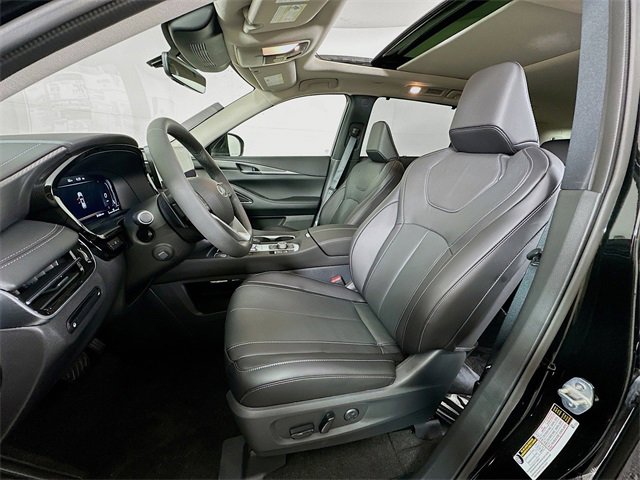 Certified 2025 INFINITI QX60 Luxe image 16