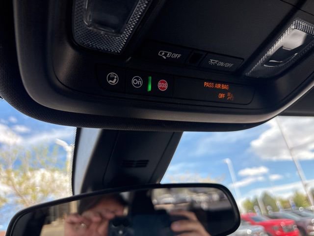 Used 2023 Chevrolet Traverse LT FWD image 27