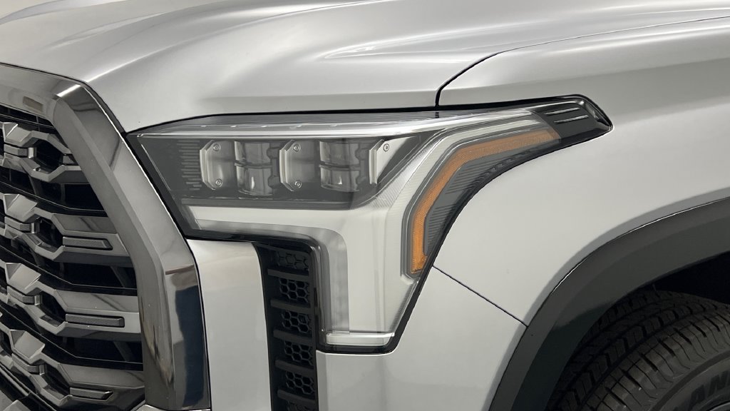 Used 2023 Toyota Tundra Platinum AWD/4WD image 22