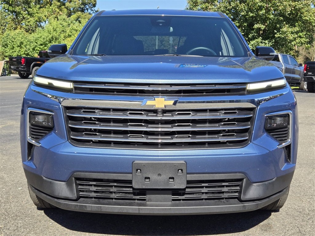 Used 2025 Chevrolet Traverse LT image 8