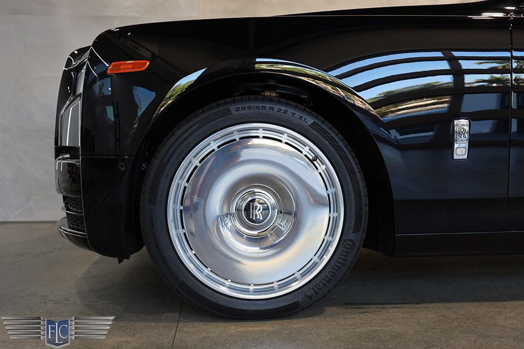 Used 2022 Rolls-Royce Phantom Sedan image 47