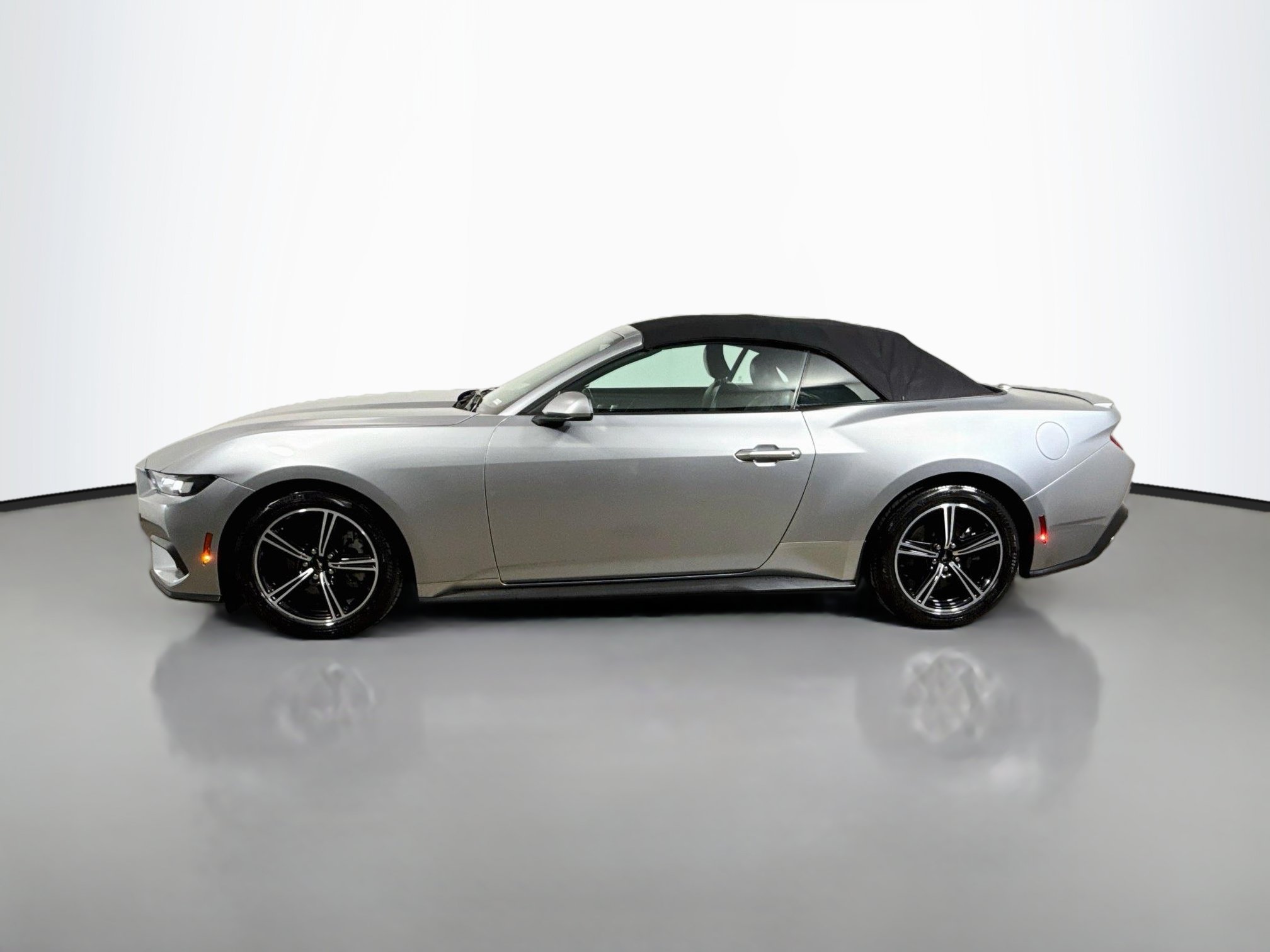 Used 2024 Ford Mustang Premium RWD image 4