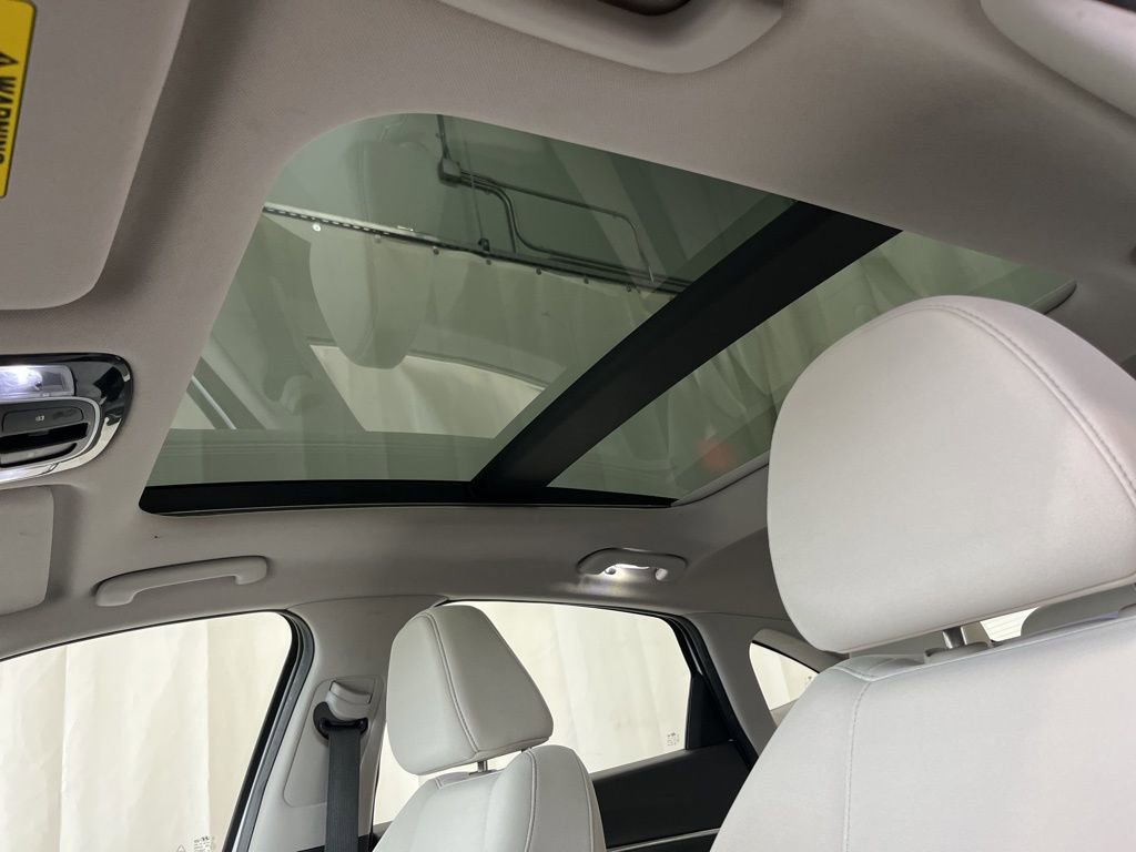 Used 2023 Hyundai Sonata SEL w/ Convenience Package FWD image 3