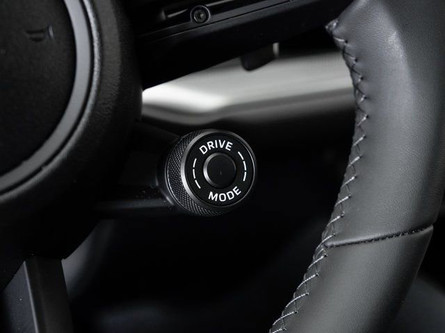Certified 2025 Porsche Cayenne Coupe image 16