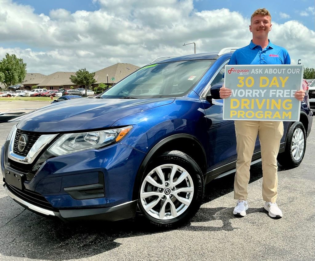 Used 2019 Nissan Rogue S w/ Special Edition Package FWD image 1