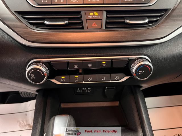 Used 2025 Nissan Altima 2.5 SV FWD image 46