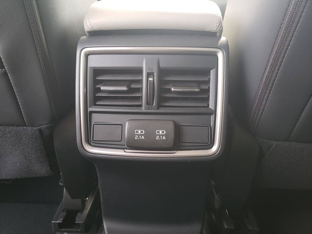 Used 2023 Subaru Forester Limited AWD/4WD image 15