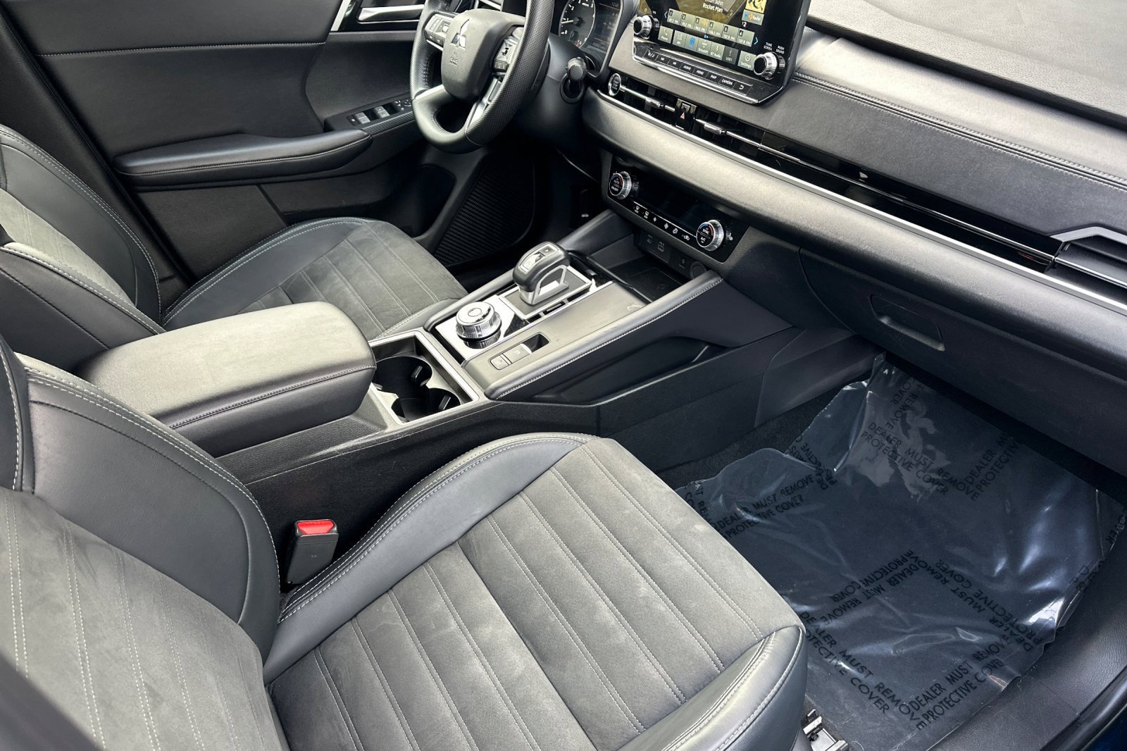 Used 2024 Mitsubishi Outlander SE image 19