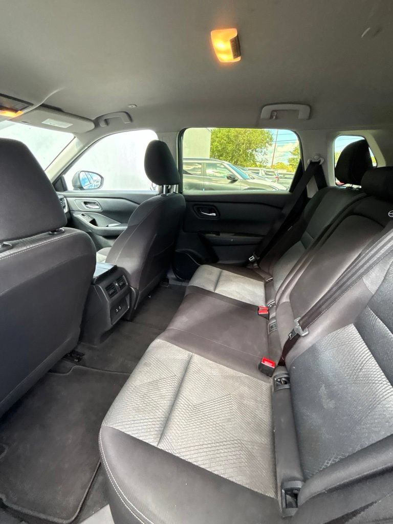 Used 2024 Nissan Rogue SV AWD/4WD image 17