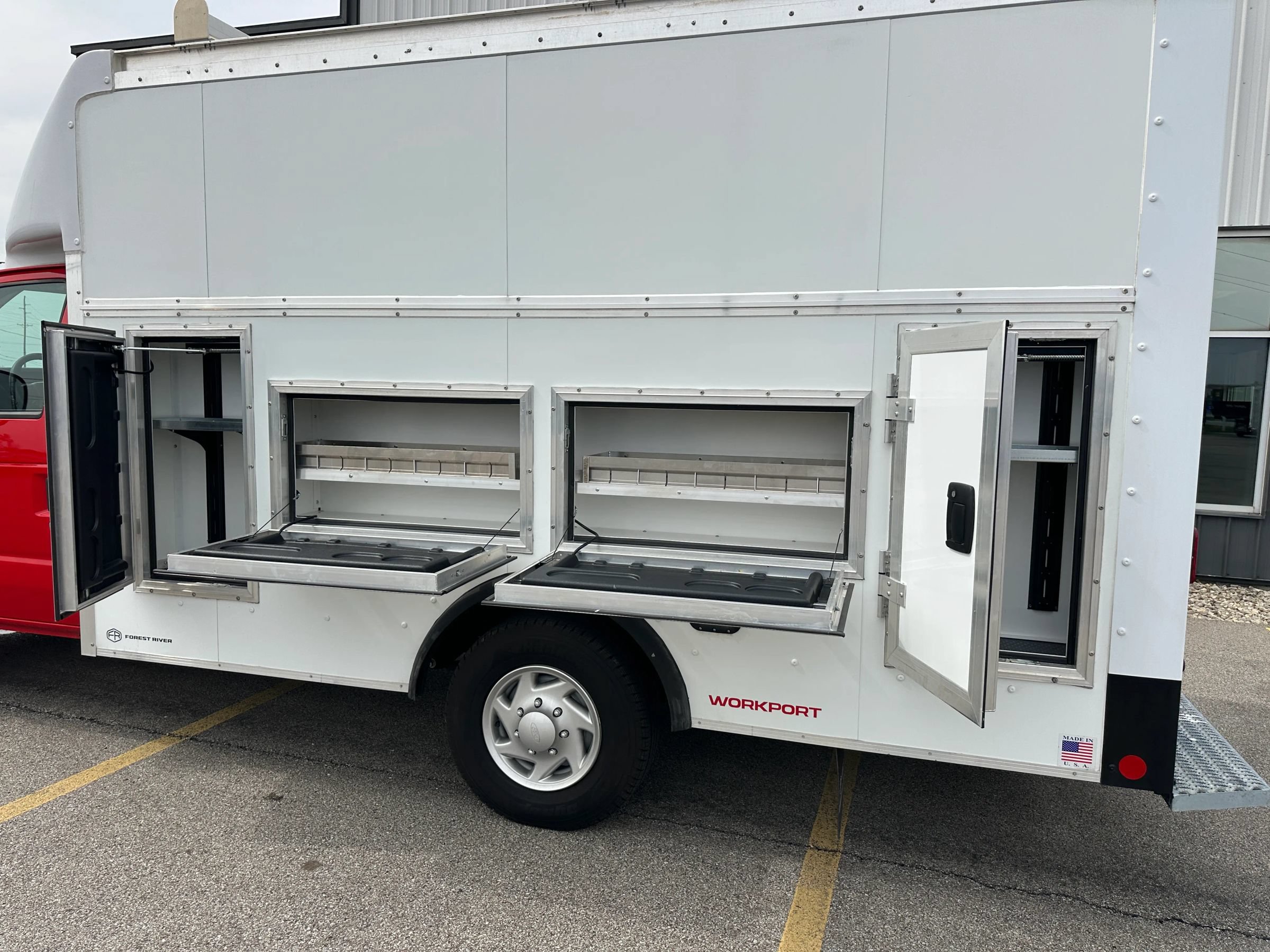 Used 2026 Ford E-350 and Econoline 350 Super Duty w/ Interior Upgrade Package RWD image 7