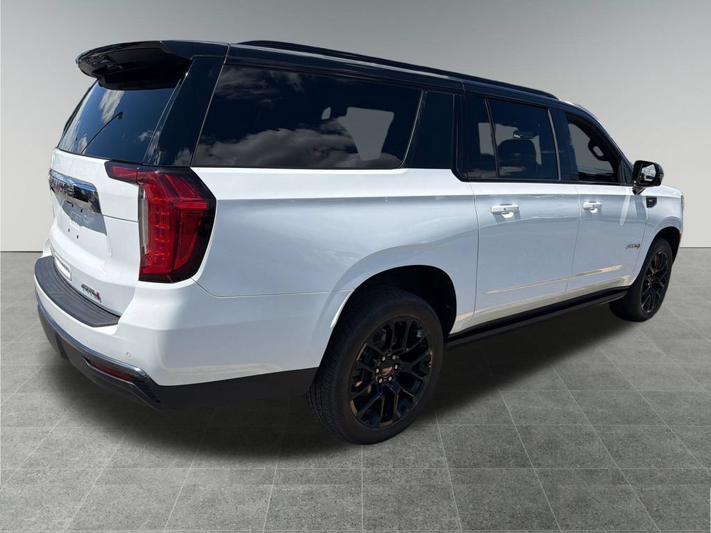 Used 2023 GMC Yukon XL AT4 w/ AT4 Premium Package AWD/4WD image 6
