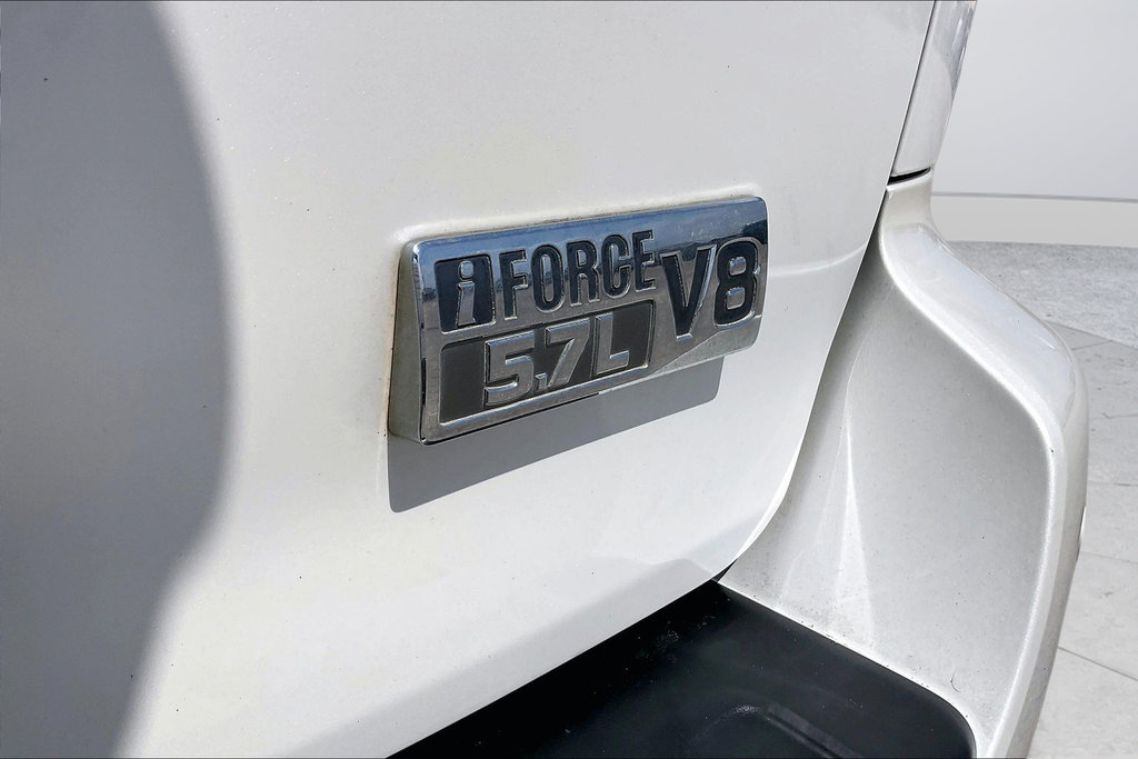 Used 2014 Toyota Sequoia Platinum RWD image 34