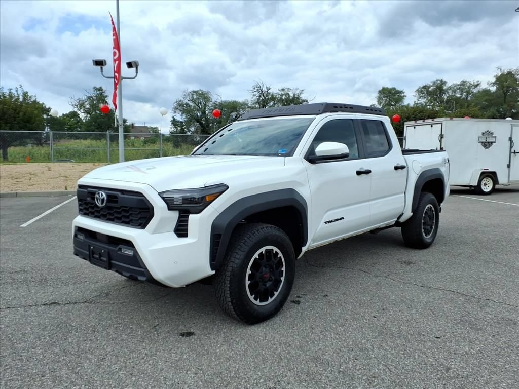 Used 2024 Toyota Tacoma TRD Off-Road w/ TRD Off Road Upgrade Package AWD/4WD image 9