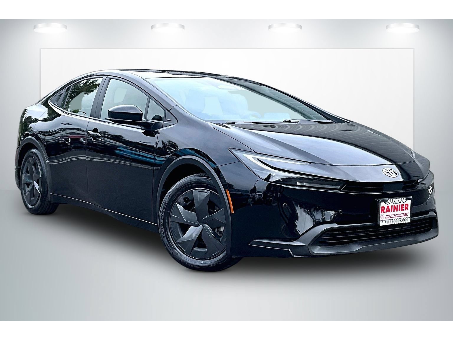 Used 2025 Toyota Prius LE FWD image 1