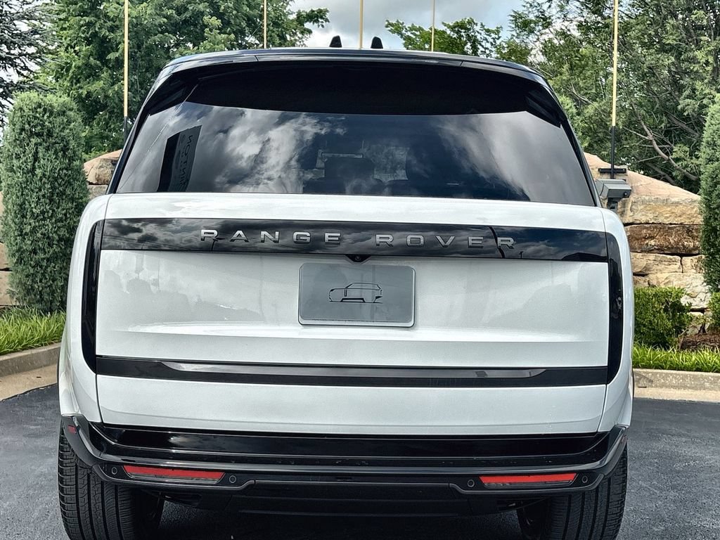 New 2026 Land Rover Range Rover Long Wheelbase SE AWD/4WD image 4