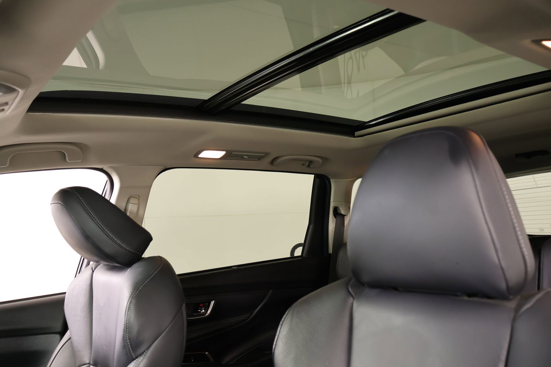 Used 2024 Subaru Ascent Limited w/ Technology Package AWD/4WD image 17