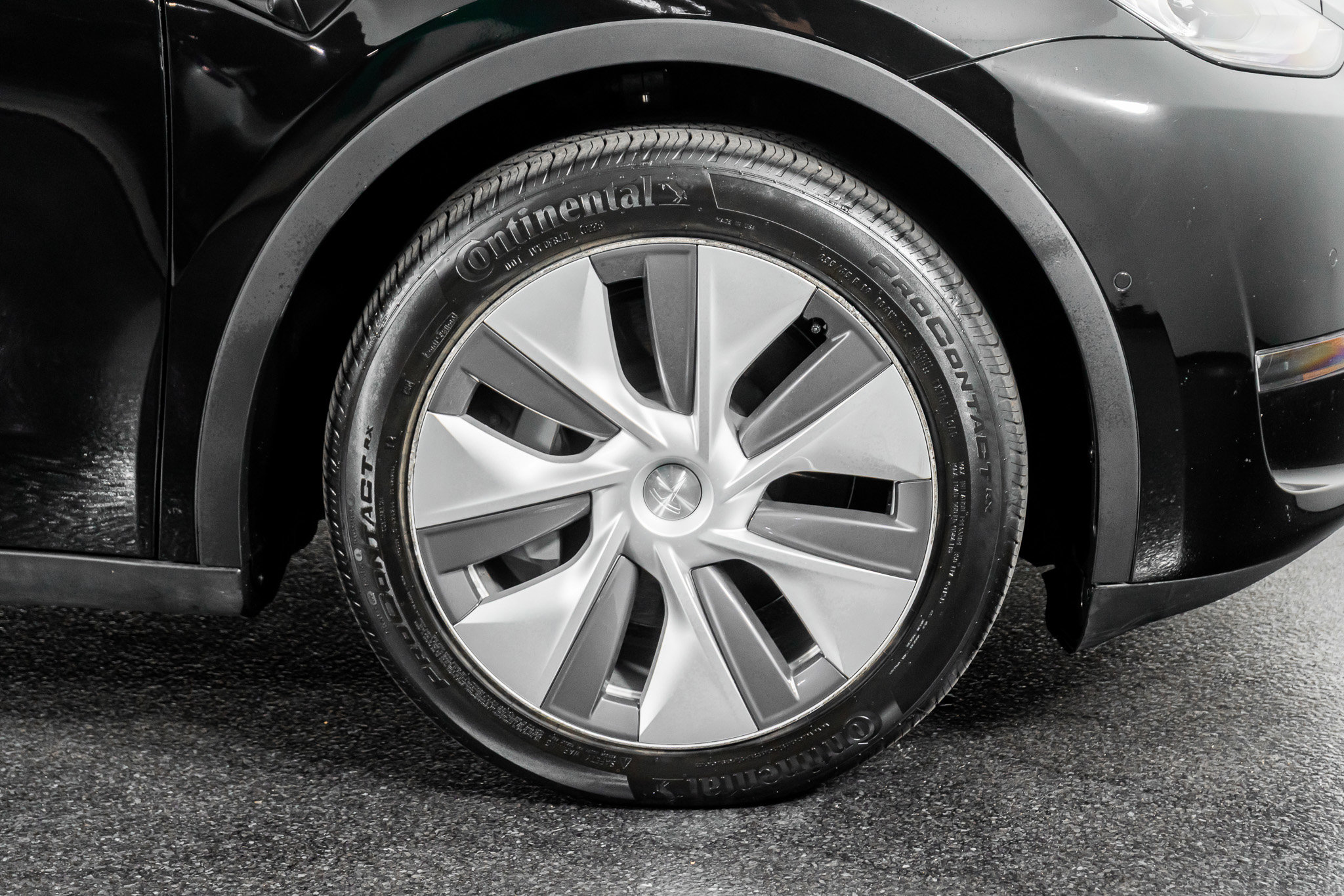 Used 2022 Tesla Model Y Long Range image 10