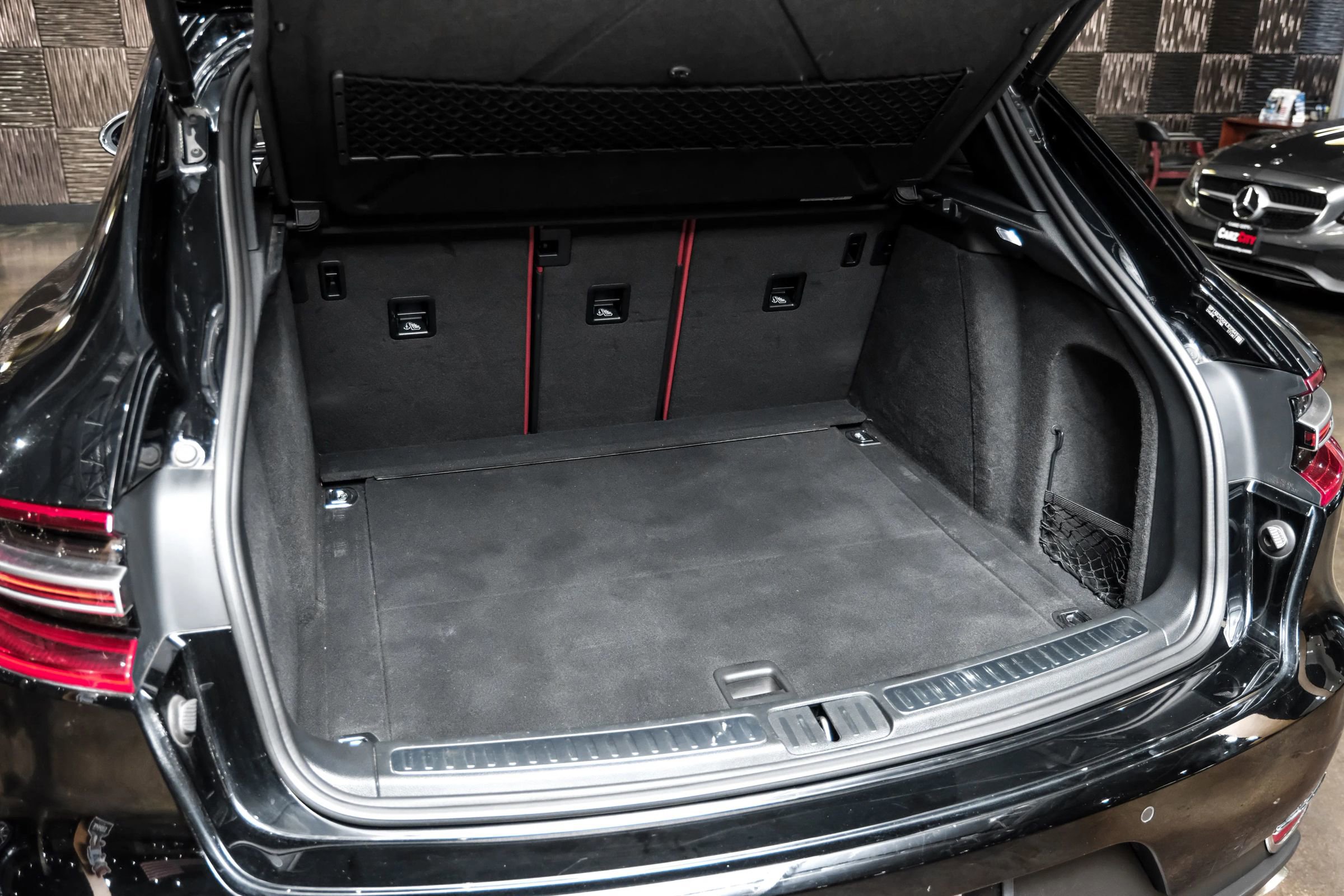 Used 2017 Porsche Macan S image 57