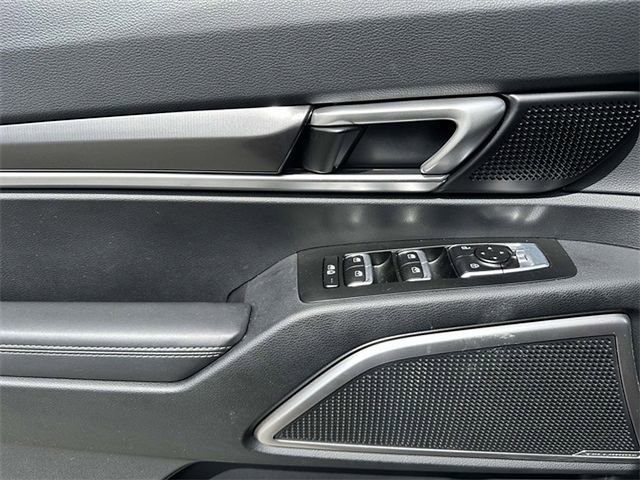 Used 2025 Kia Telluride S image 11