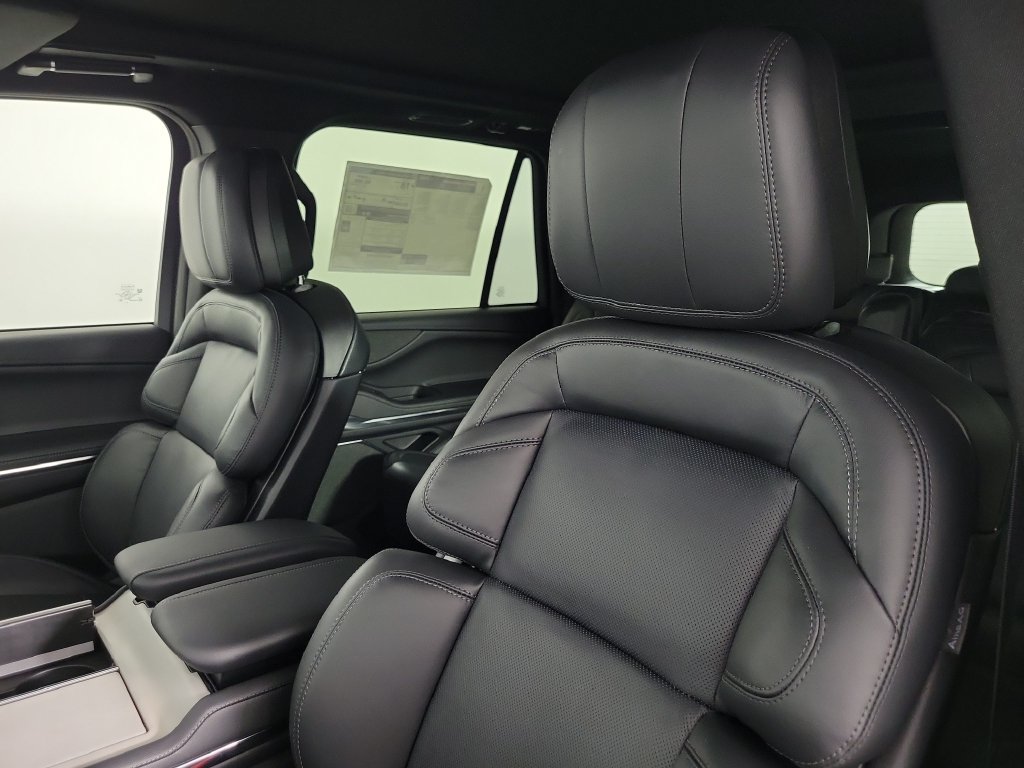 New 2027 Lincoln Navigator L Reserve w/ Jet Appearance Package RWD image 19