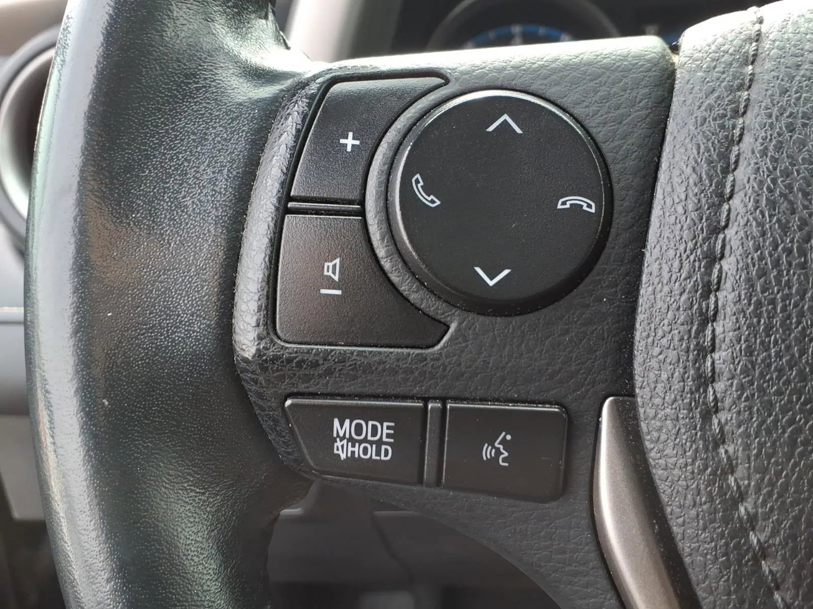 Used 2018 Toyota RAV4 XLE w/ All Weather Liner Package image 29