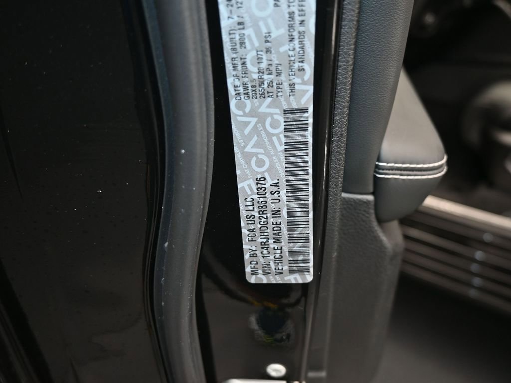 Used 2024 Jeep Grand Cherokee Overland w/ Luxury Tech Group IV image 17