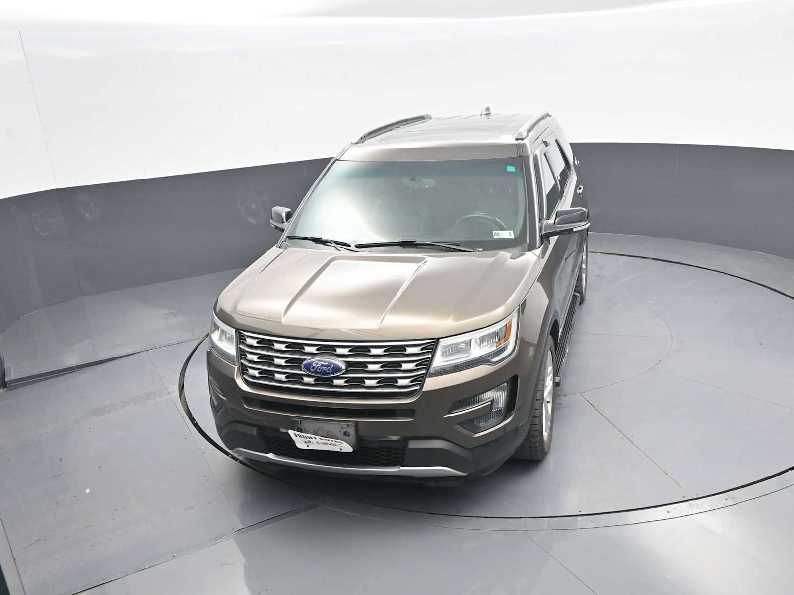 Used 2016 Ford Explorer XLT w/ Equipment Group 202A AWD/4WD image 28