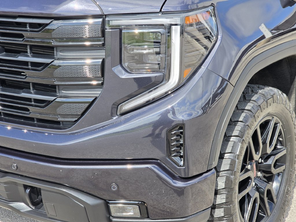 Used 2025 GMC Sierra 1500 Elevation w/ Elevation Premium Package AWD/4WD image 8