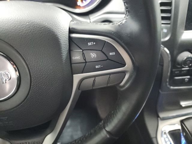 Used 2021 Jeep Grand Cherokee Laredo AWD/4WD image 27
