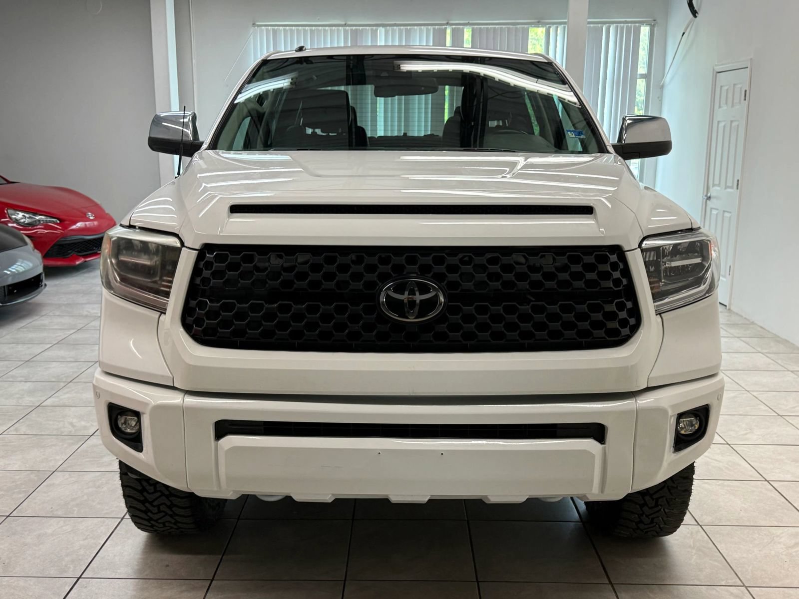 Used 2018 Toyota Tundra Platinum AWD/4WD image 2