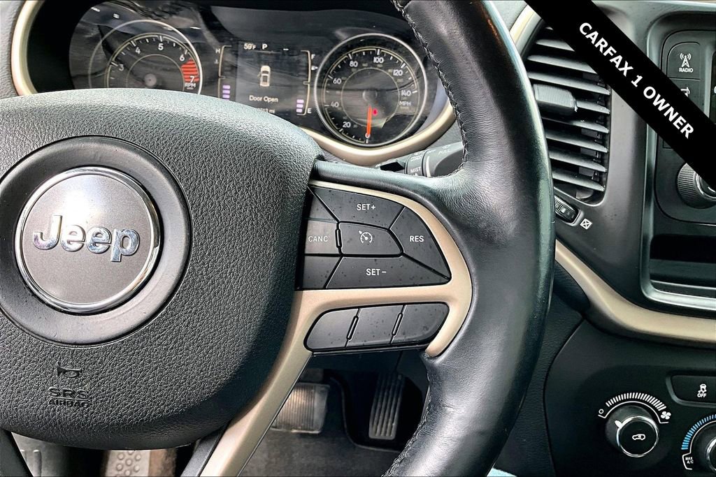 Used 2018 Jeep Cherokee Latitude w/ Altitude Package image 12