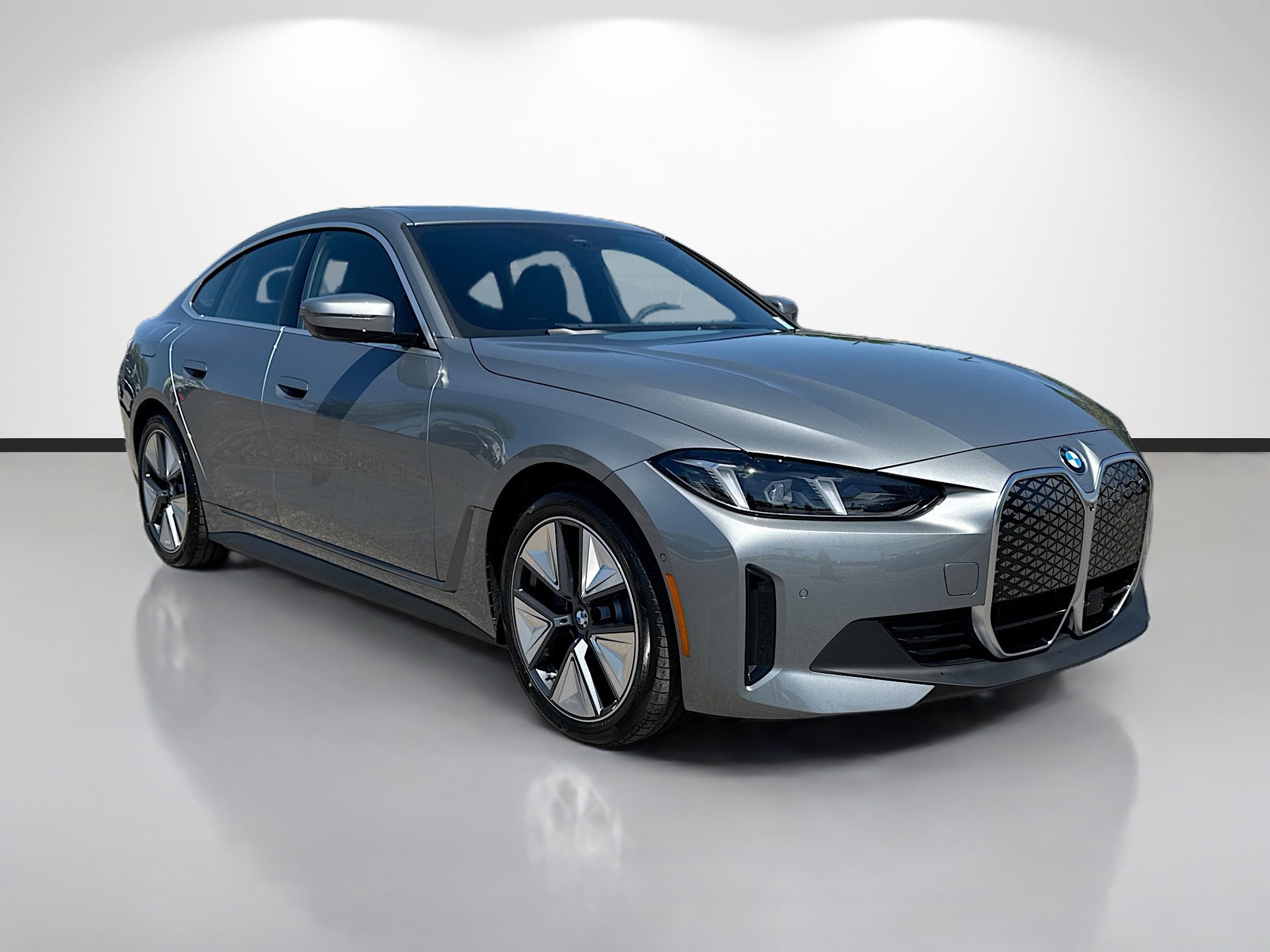 New 2026 BMW i4 eDrive40 w/ Parking Assistance Package video 1