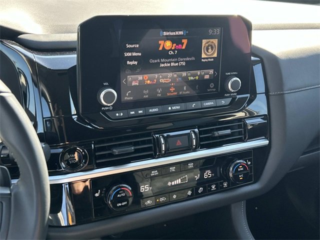 Used 2025 Nissan Pathfinder SV image 24