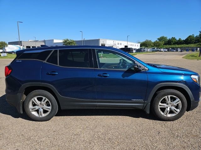 Used 2020 GMC Terrain SLE AWD/4WD image 2
