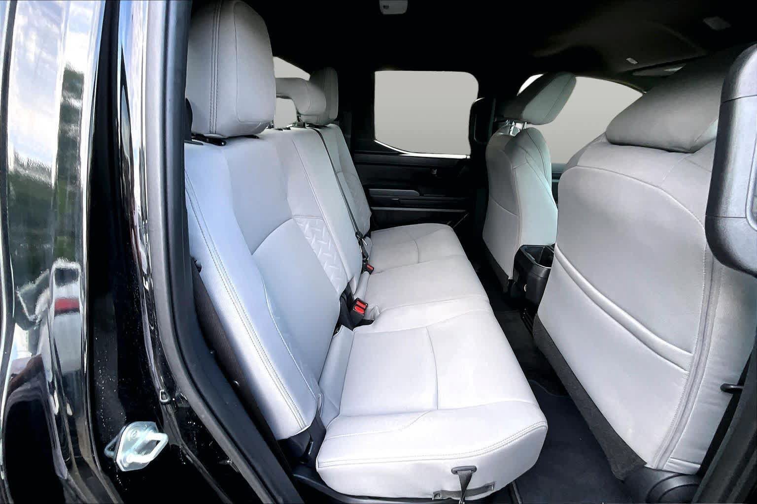 Certified 2024 Toyota Tacoma SR5 AWD/4WD image 18