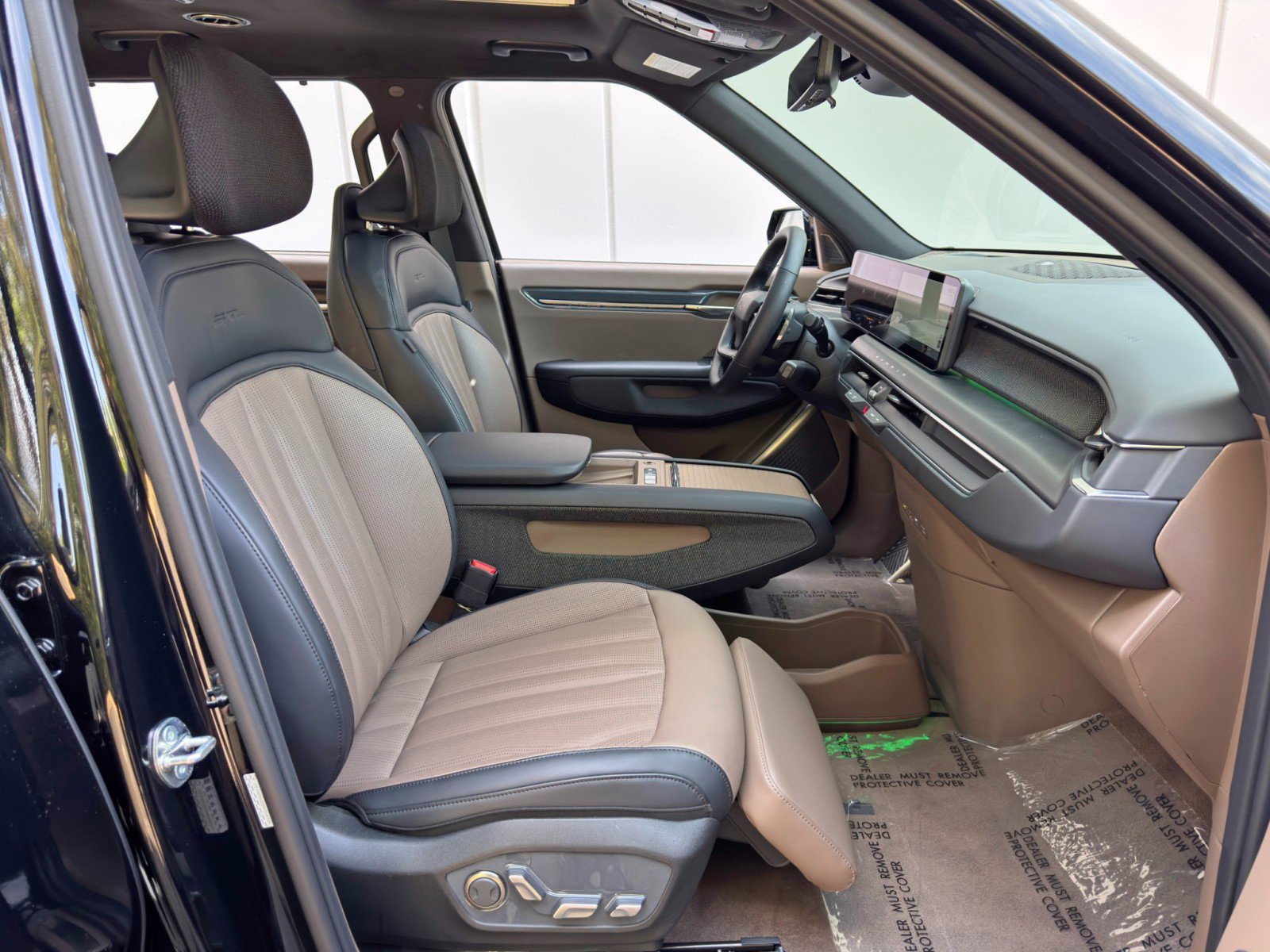 Used 2025 Kia EV9 GT-Line AWD/4WD image 15