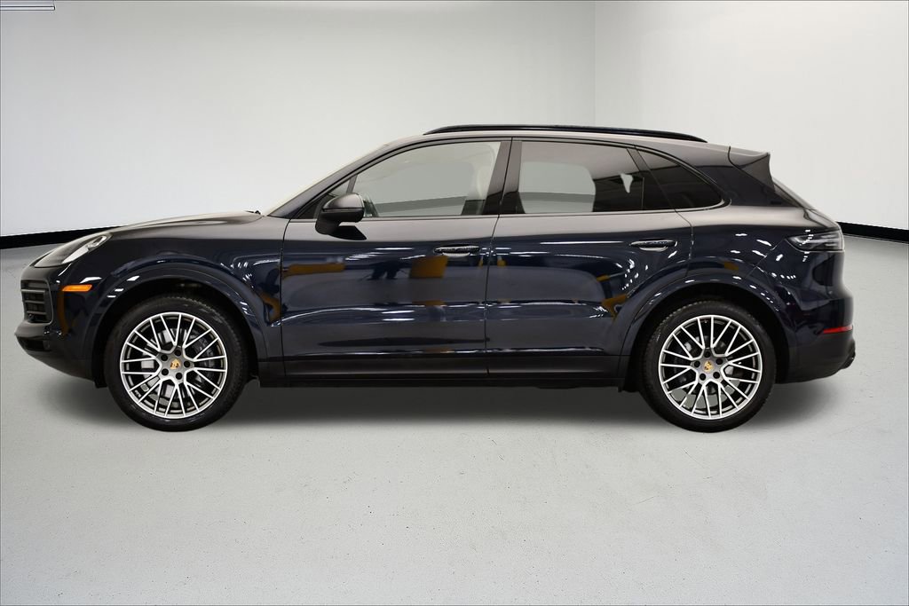 Used 2022 Porsche Cayenne Platinum Edition image 2