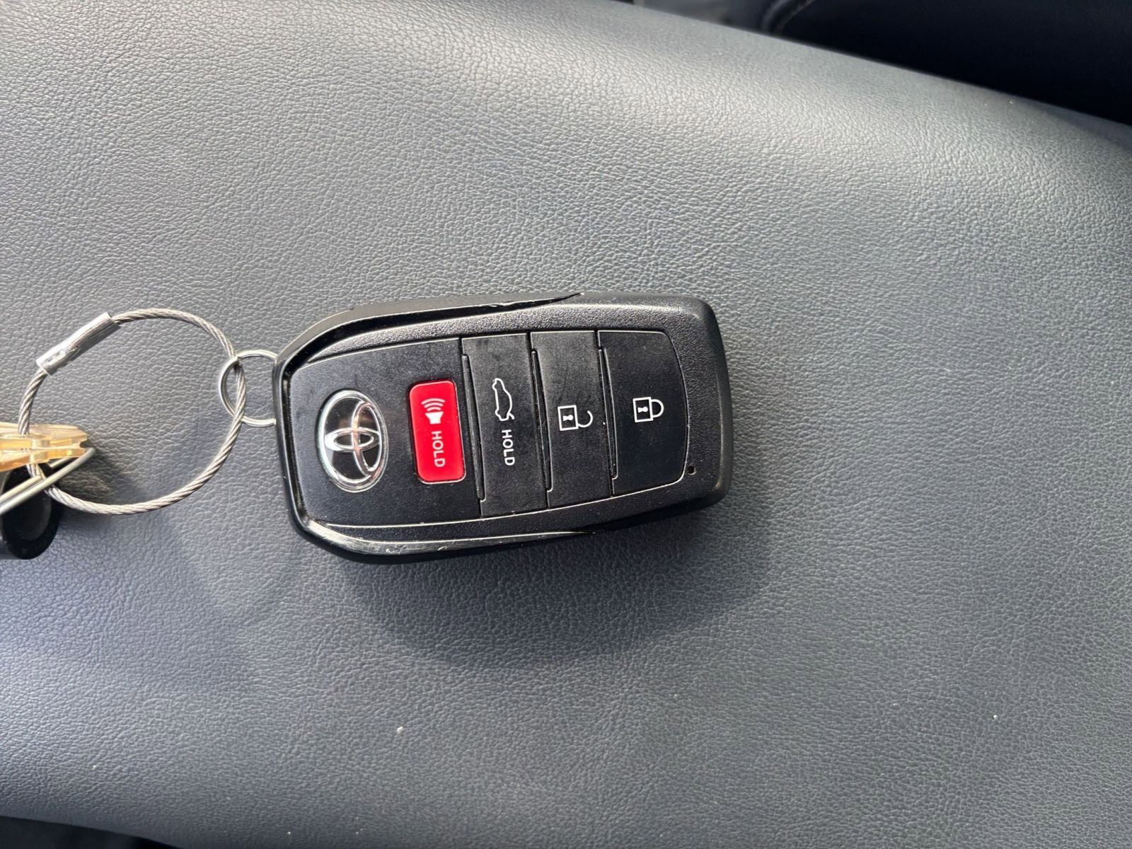 Used 2025 Toyota Crown XLE AWD/4WD image 21