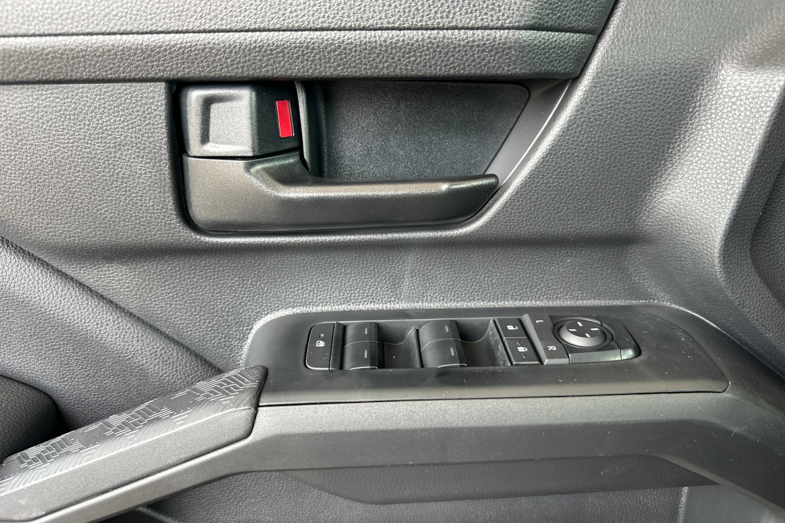 New 2025 Toyota Tacoma SR5 image 9