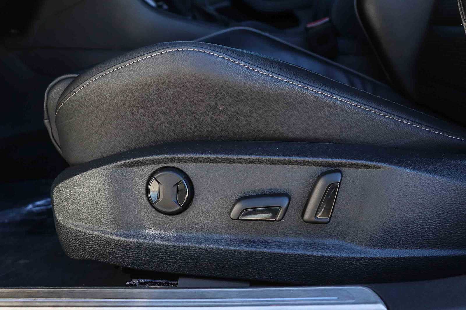 Used 2019 Volkswagen Golf R 4-Door image 21