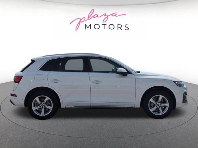 Certified 2023 Audi Q5 2.0T Premium w/ Convenience Package AWD/4WD image 4
