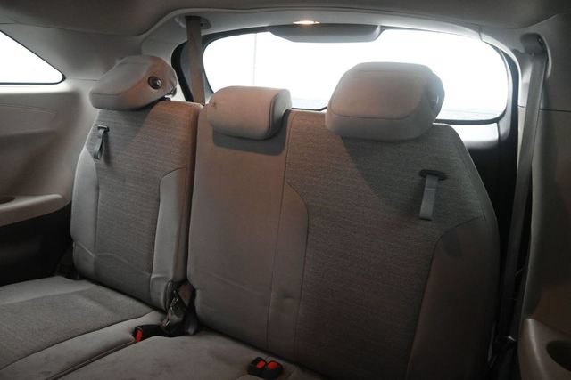 Used 2021 Toyota Sienna LE FWD image 20