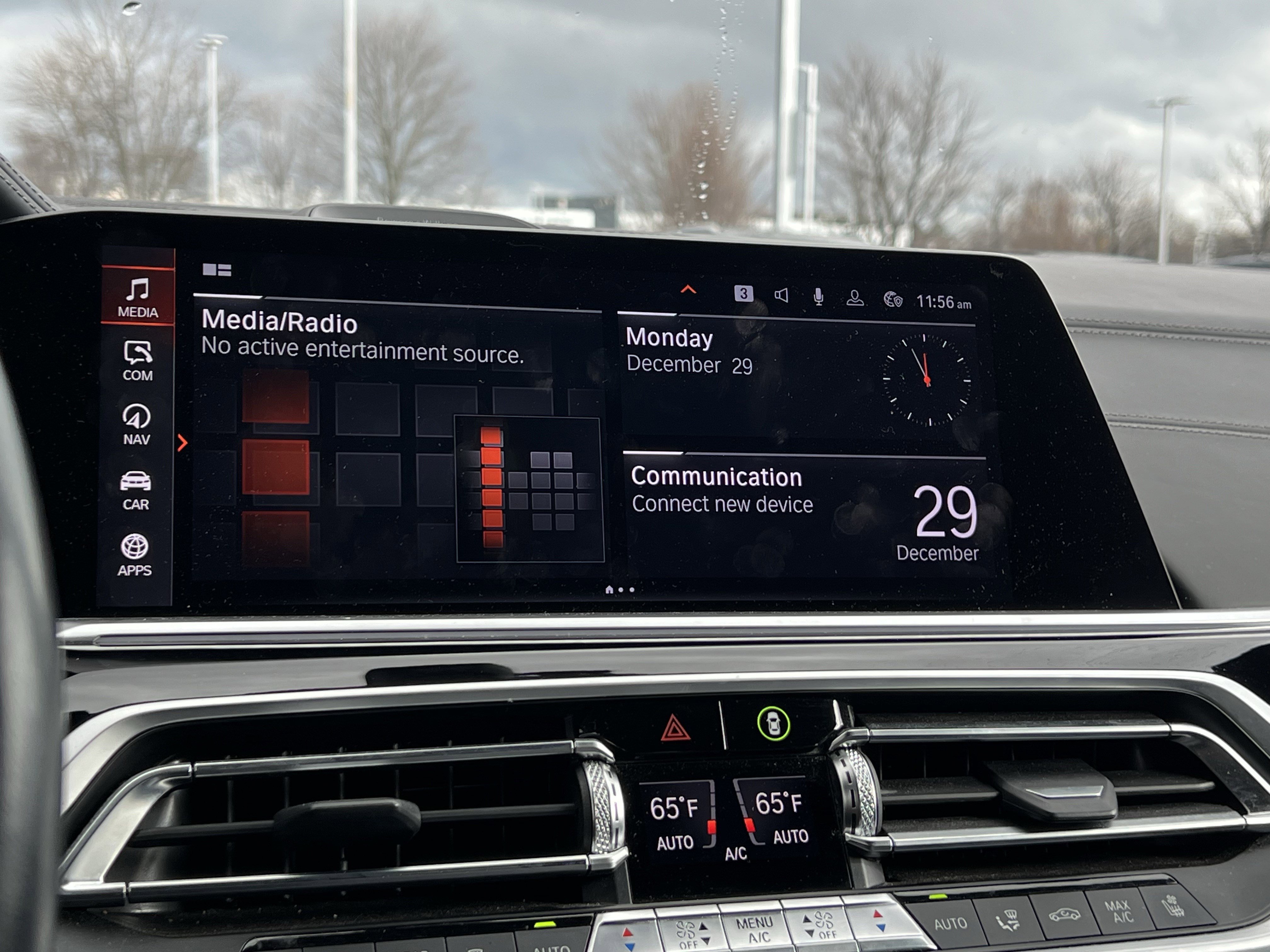 Used 2021 BMW X7 M50i w/ Dynamic Handling Package image 24