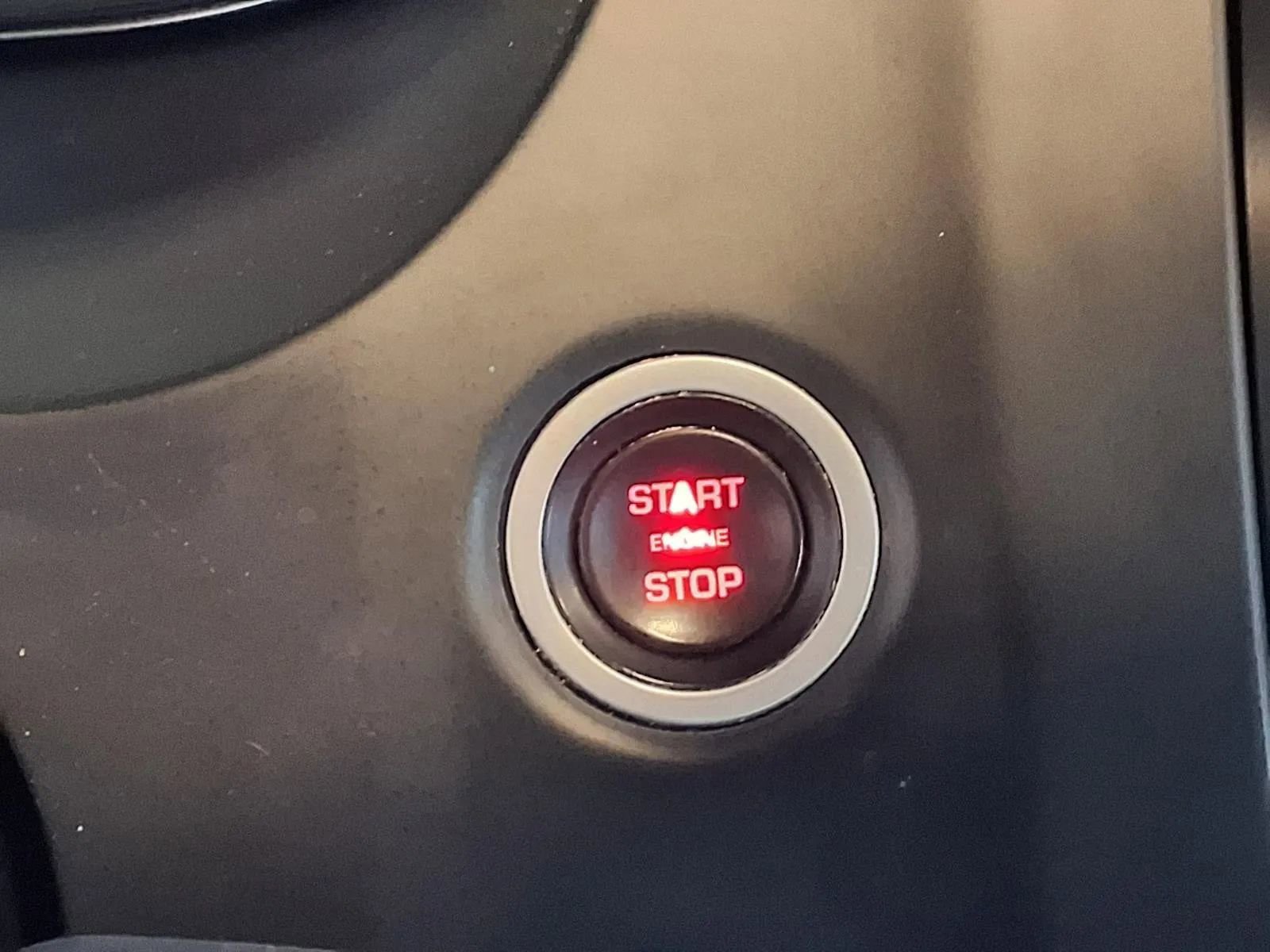 Used 2020 Jaguar E-PACE SE image 23