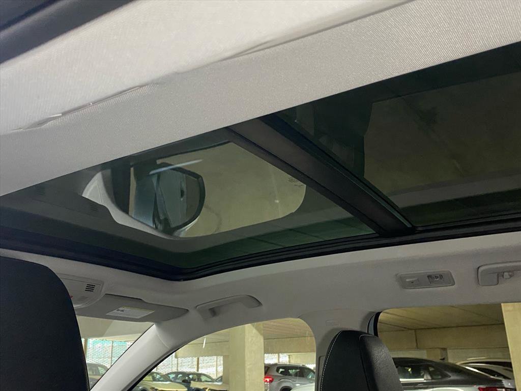 Used 2025 Volkswagen Taos SE image 21