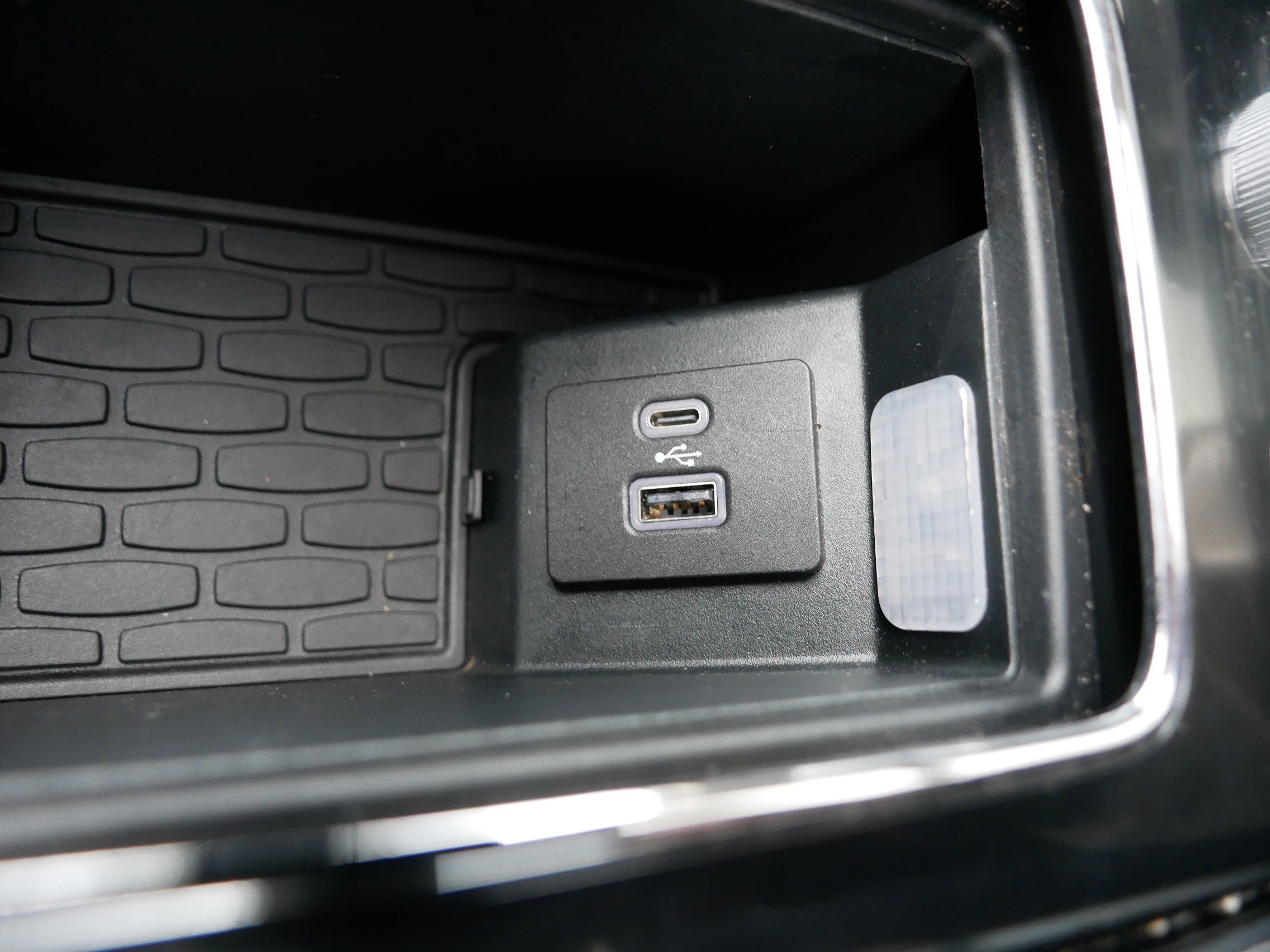 Used 2022 Lincoln Aviator Reserve w/ Elements Package Plus image 33