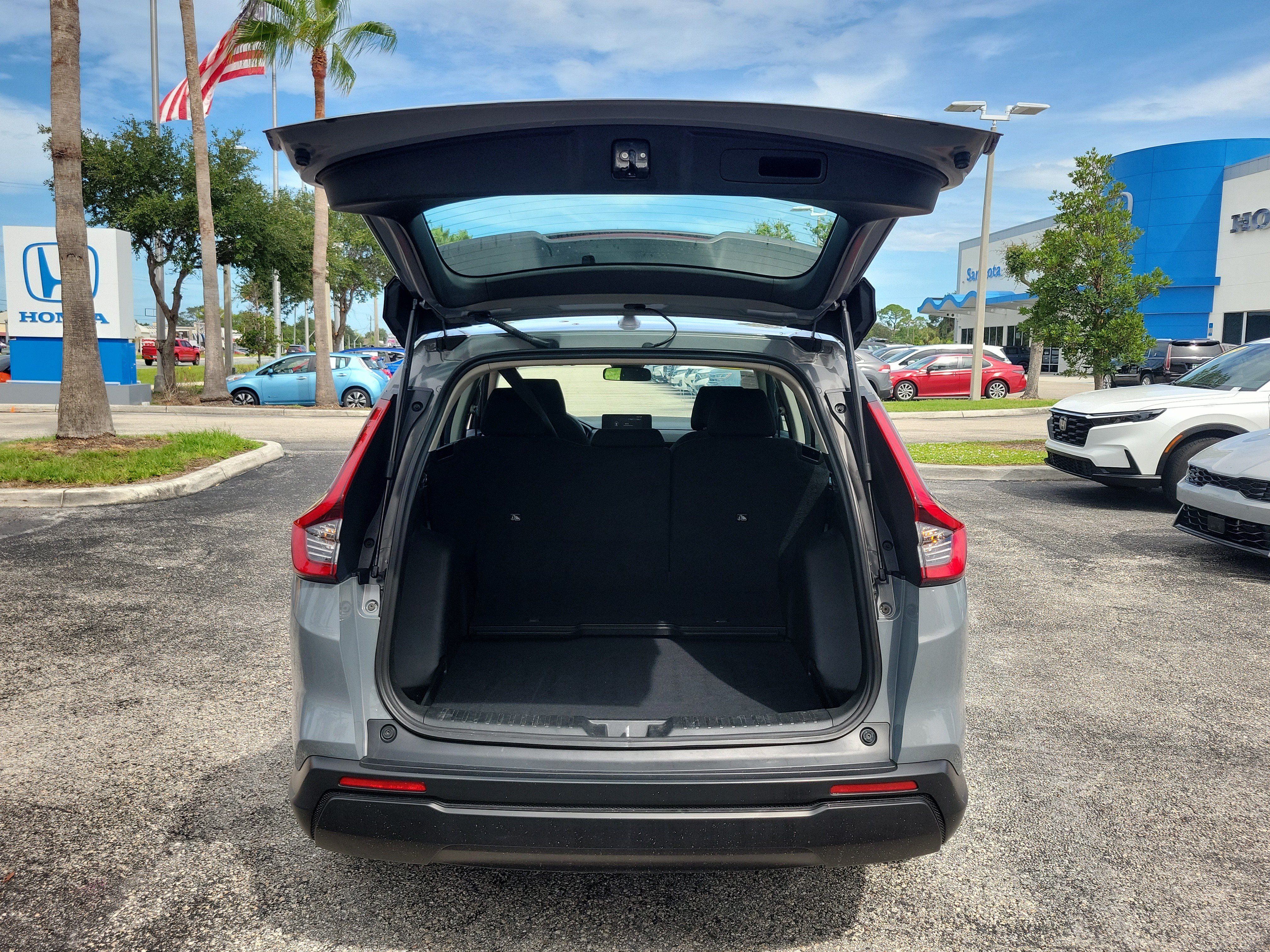 Used 2024 Honda CR-V LX image 11