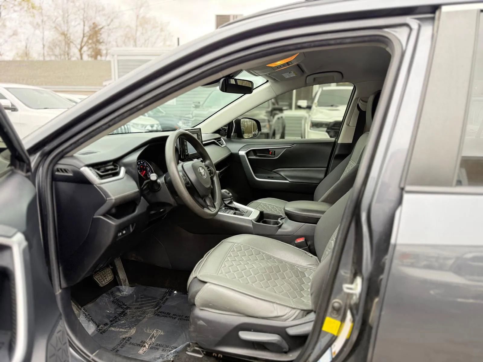 Used 2019 Toyota RAV4 LE w/ All Weather Liner Package AWD/4WD image 10