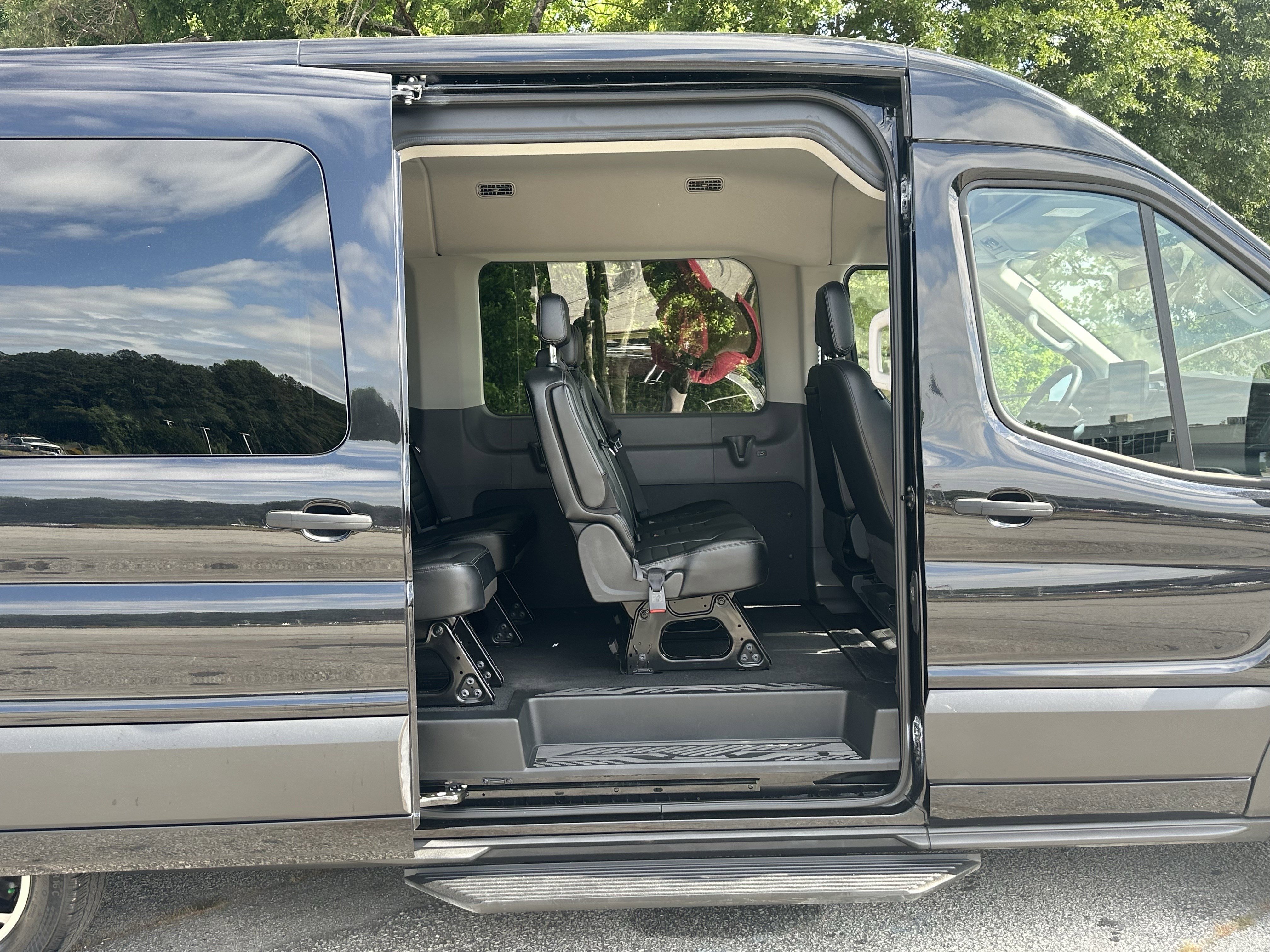 Used 2023 Ford Transit 350 XLT RWD image 17